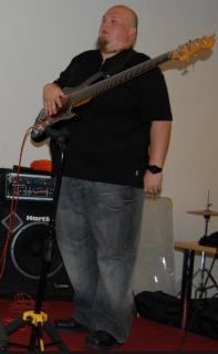 http://baskytara.com/img/m/14066/t/p1arr73sj71u7n11r2nim1ol71agk3.png