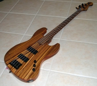 http://baskytara.com/img/m/3404/t/p16v45akbkqgrk3n6946eg1joe1.jpg