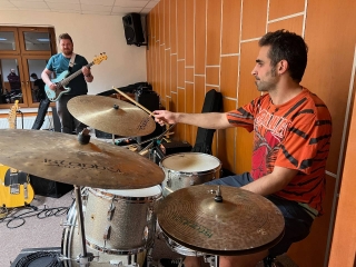 https://baskytara.com/img/m/111/t/p1hr23n6mr103nqv2keo19hd1dj3.jpeg