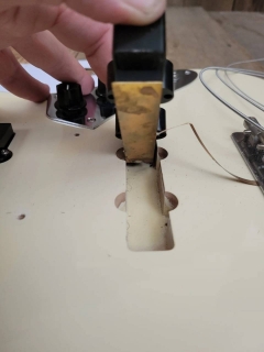 https://baskytara.com/img/m/2556/t/p1hh2ffd6f1m071vi18p4v8c15ho3.jpg